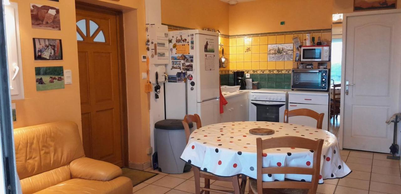 Ferme Equestre Des Abrons Villa Pailloles Exterior photo